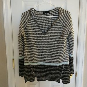 Sanctuary V neck tunic size small